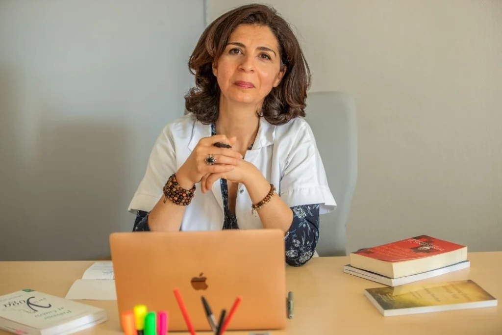 mounia-moalla-formation-yogatherapie-moon-yogatherapy-academy